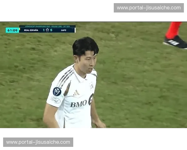 孙兴慜与布安加锋线搭档默契 流动换位制造进攻空间 孙兴慜与布安加锋线搭档默契 流动换位制造进攻空间